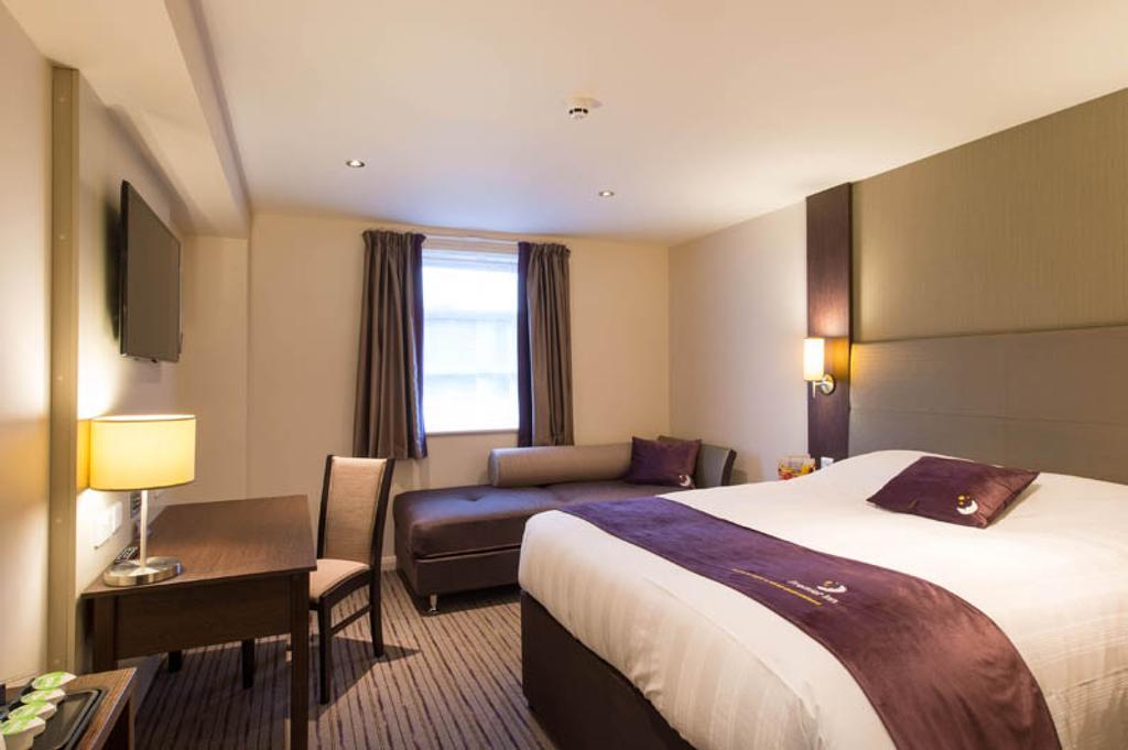 Premier Inn York North エクステリア 写真