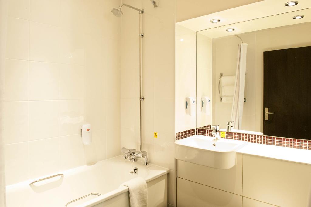 Premier Inn York North 部屋 写真