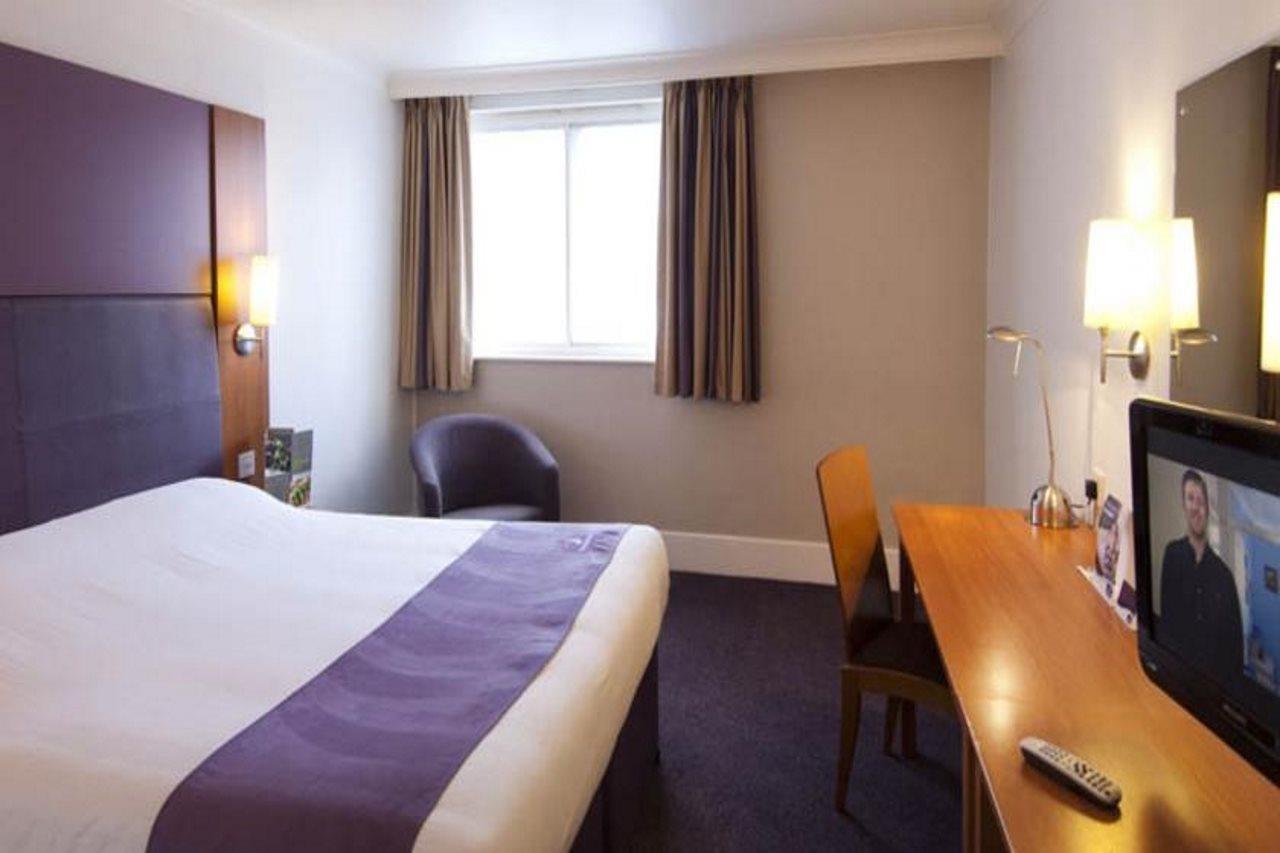 Premier Inn York North エクステリア 写真
